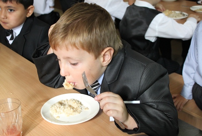 В Чайковском детей кормили просроченными продуктами