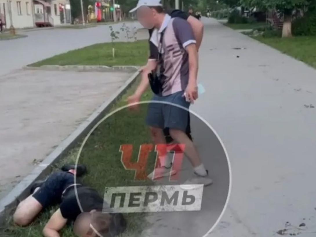 В Пермском крае мужчина ударил прохожего ножом в живот