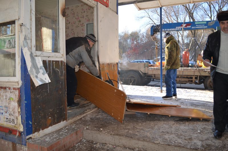 Пермские бизнесмены добровольно демонтируют несоответствующие выставки